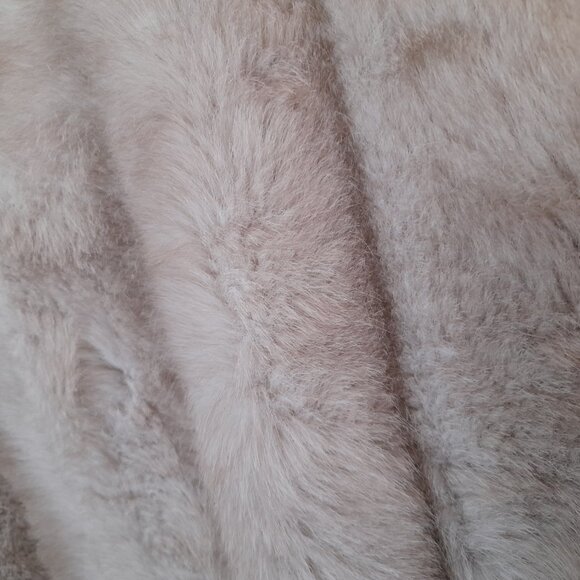Vintage Plush Faux Fur Cape Thick Plush Warm Winter Glamourous Luxurious Formal - Picture 9 of 16